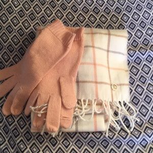 Scarf & Gloves set ✨